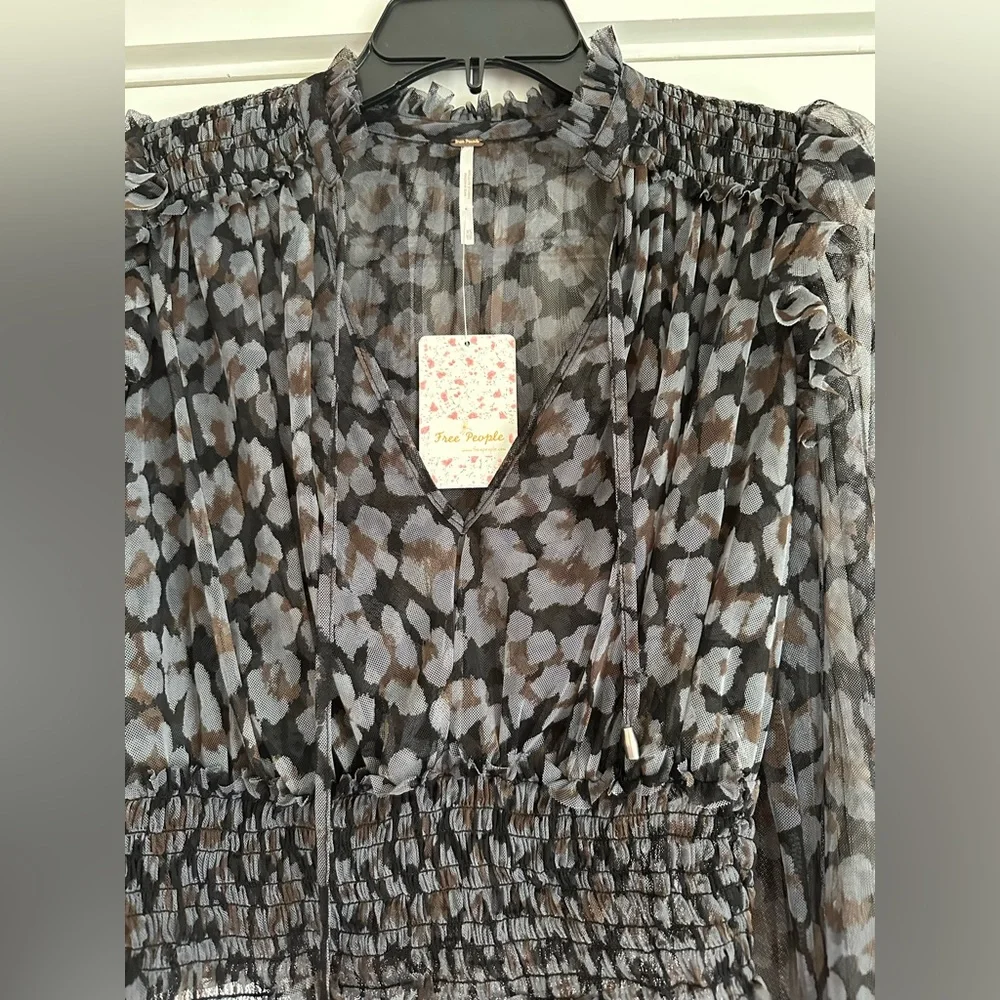 Free People Black Printed Long-sleeve Shirred Waist Blouse - Picture 2 of 5